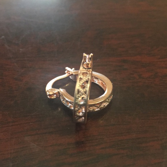 Jewelry - Rose gold  filigree earrings